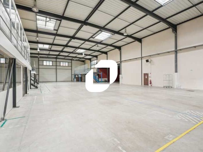 Immprove vous propose un local d'activité à louer