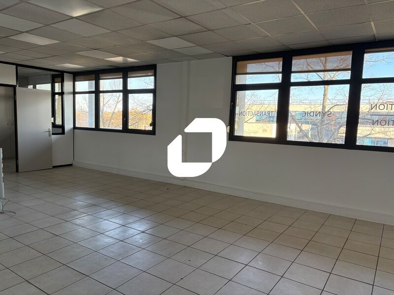 Immprove vous propose 312 m² de bureaux à louer o