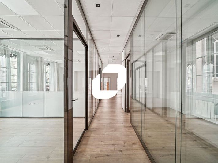 Situé en plein coeur de la Presqu'île Lyonnaise, 