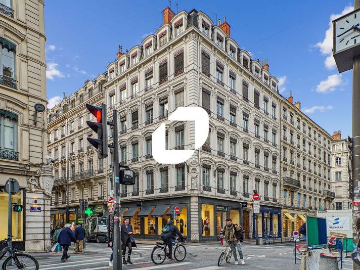 Situé en plein coeur de la Presqu'île Lyonnaise, 