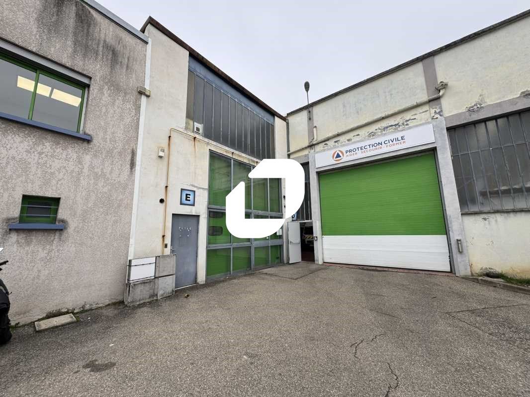 Idéalement situé sur la commune de Vénissieux, IM