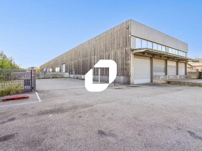 Immprove vous propose sur Saint Priest, un espace