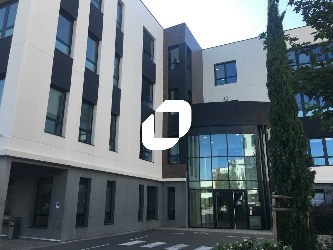 Située à Genas, à l'entrée Est de l'agglomération