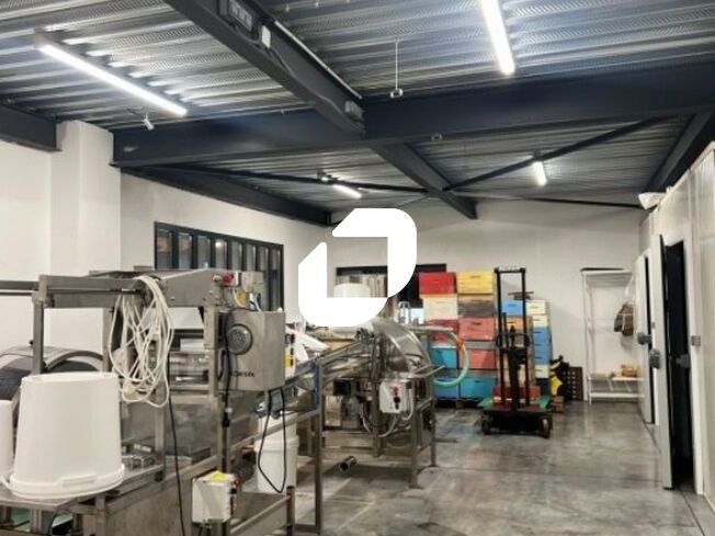 Immprove vous propose un local d'activité de 1 03