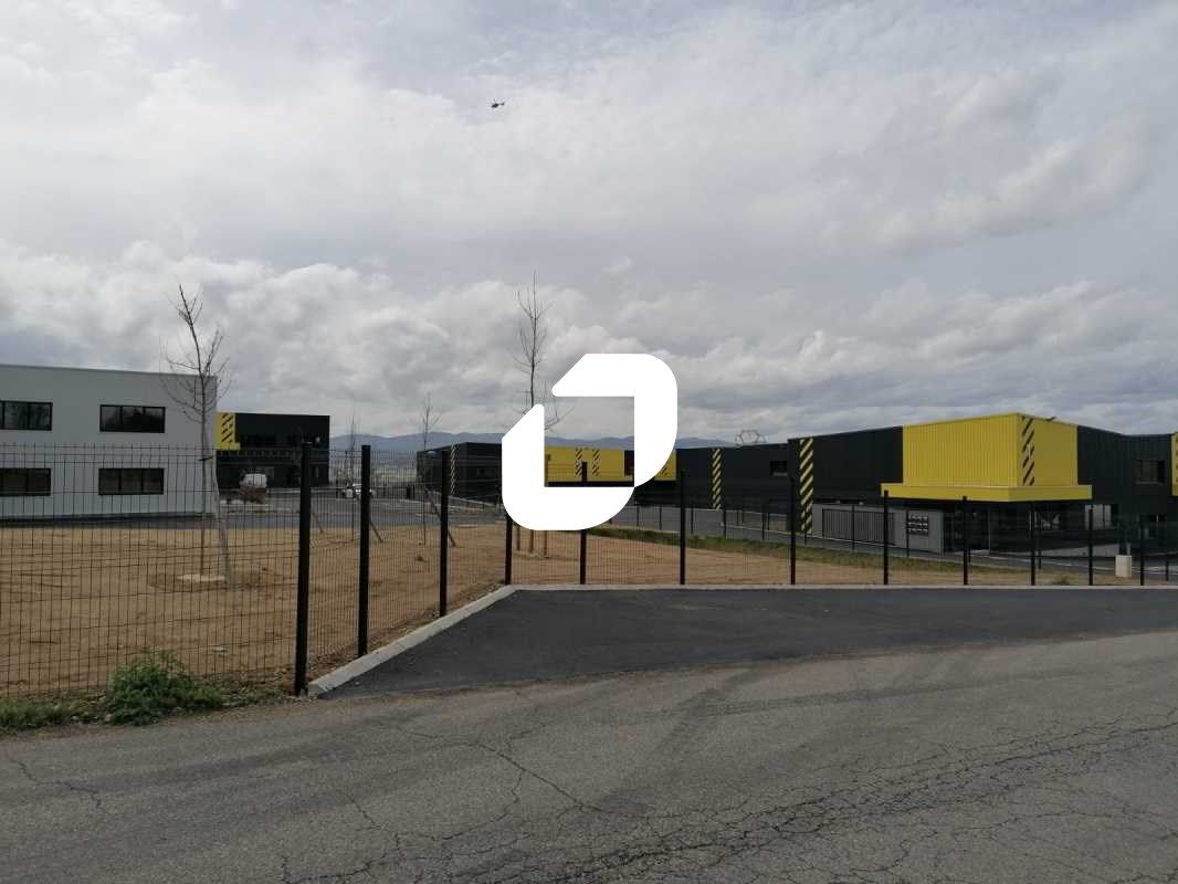 Immprove vous propose, aux portes de Villefranche