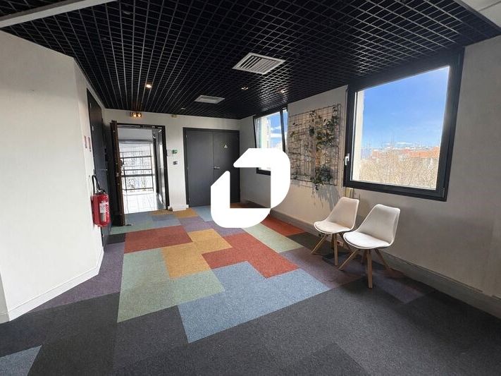 IMMPROVE vous propose 325 m² de bureaux à louer à