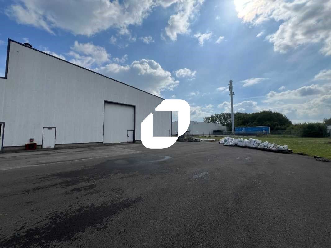 Immprove vous propose à louer sur un axe passant 