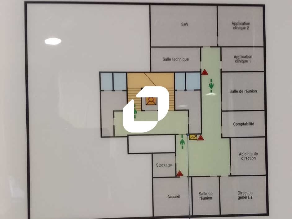 Location bureaux 244 m² non divisibles