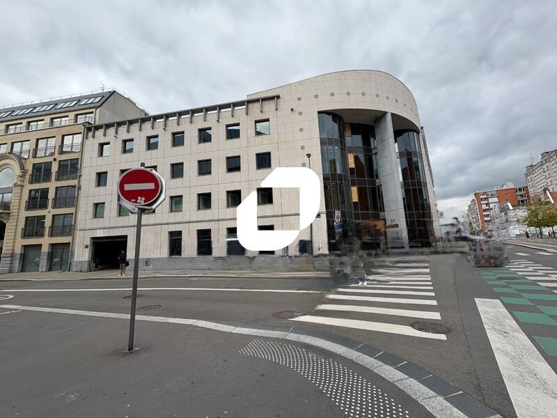 IMMPROVE vous propose des bureaux dans un immeubl