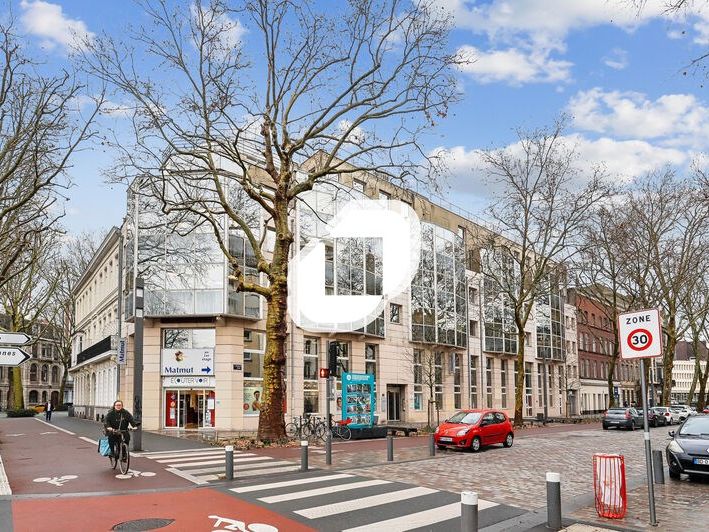 Immprove vous propose à la vente 2 plateaux de bu