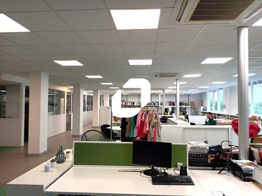 Immprove vous propose un bâtiment de bureaux indé