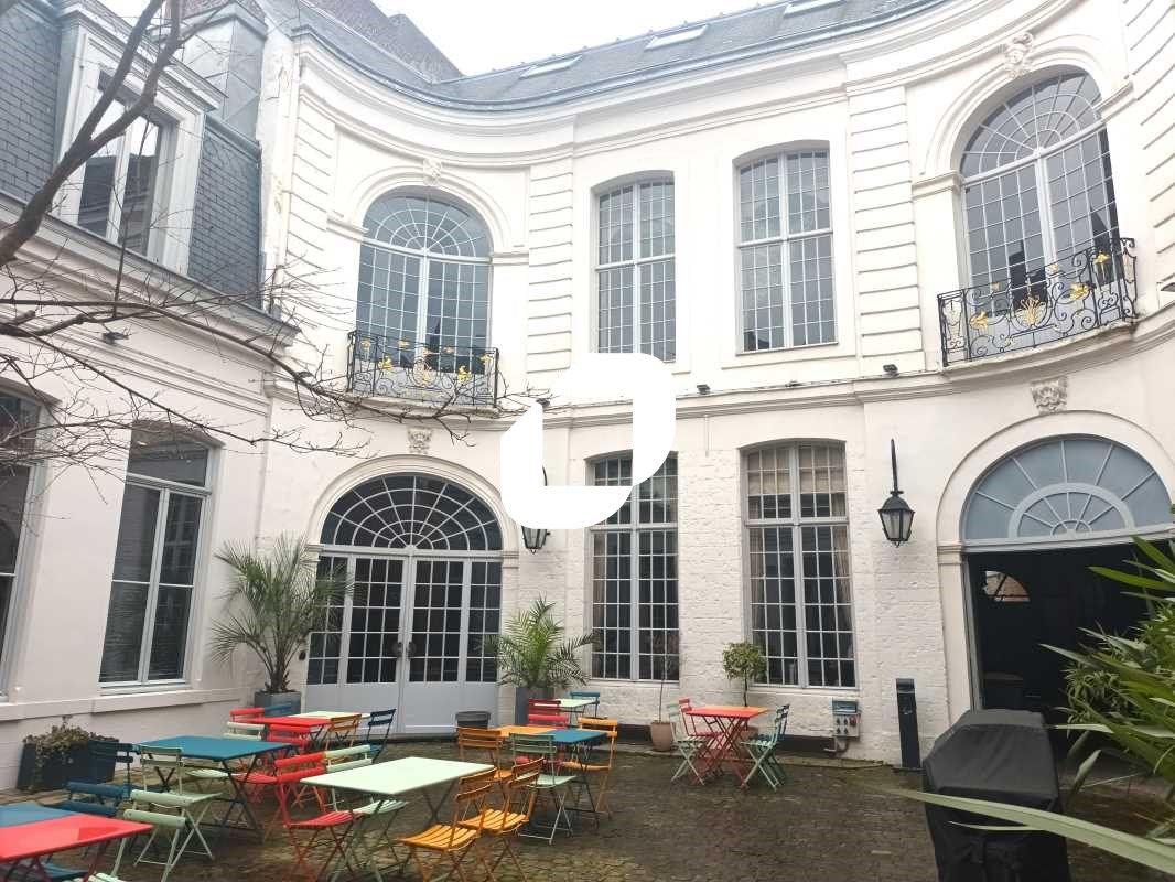 Immprove vous propose un hôtel particulier entièr