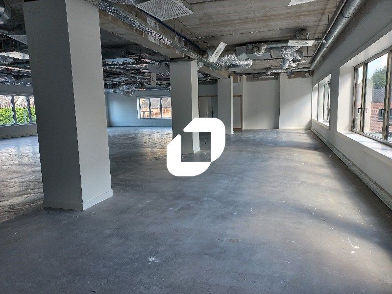 Immprove vous propose des plateaux de bureaux à V