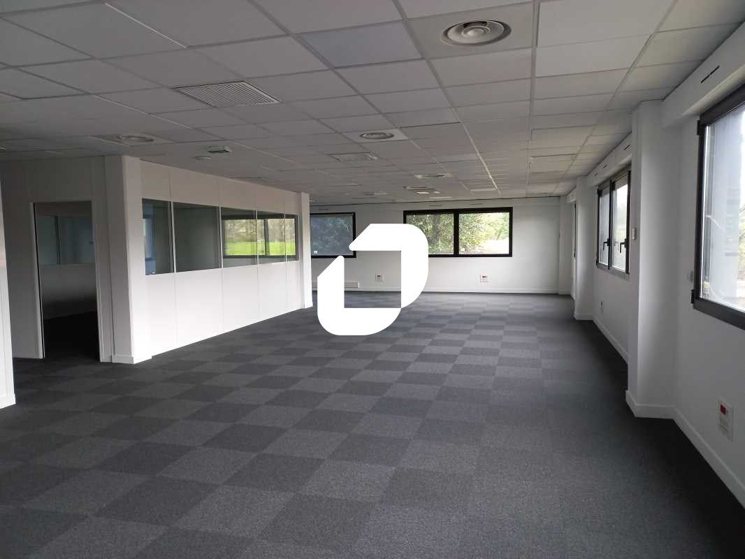 Immprove vous propose  sur la commune de VILLENEU