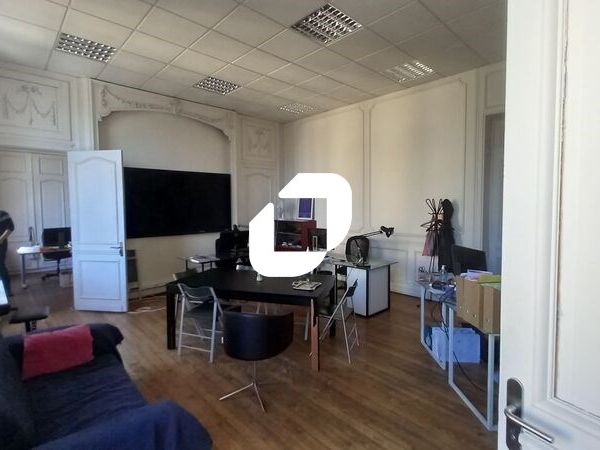 Immprove vous propose à la location, une surface 