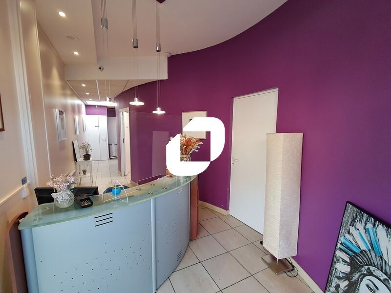 Immprove vous propose un local commercial à vendr