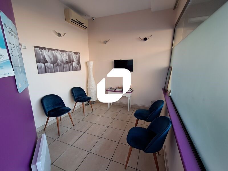 Immprove vous propose un local commercial à vendr