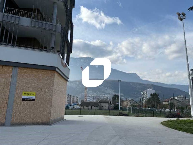 Immprove vous propose sur la commune de Pont-de-C