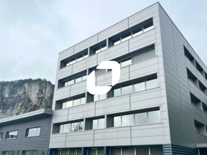 À la recherche d'un espace de bureau à FONTAINE ?