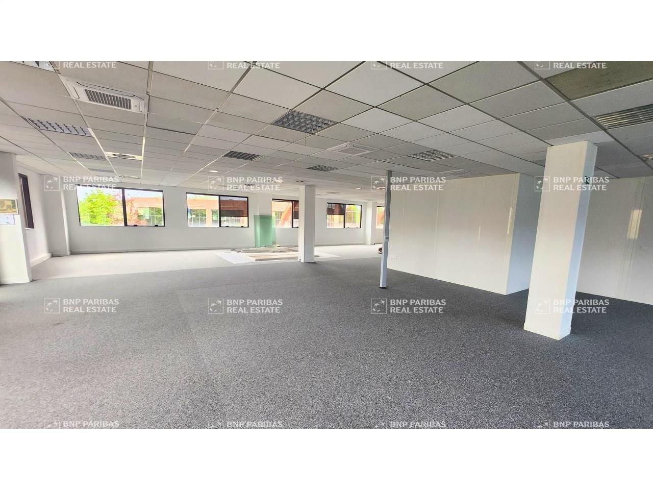 Location Bureaux 660 m² non divisibles 77400 Saint-thibault-des-vignes
