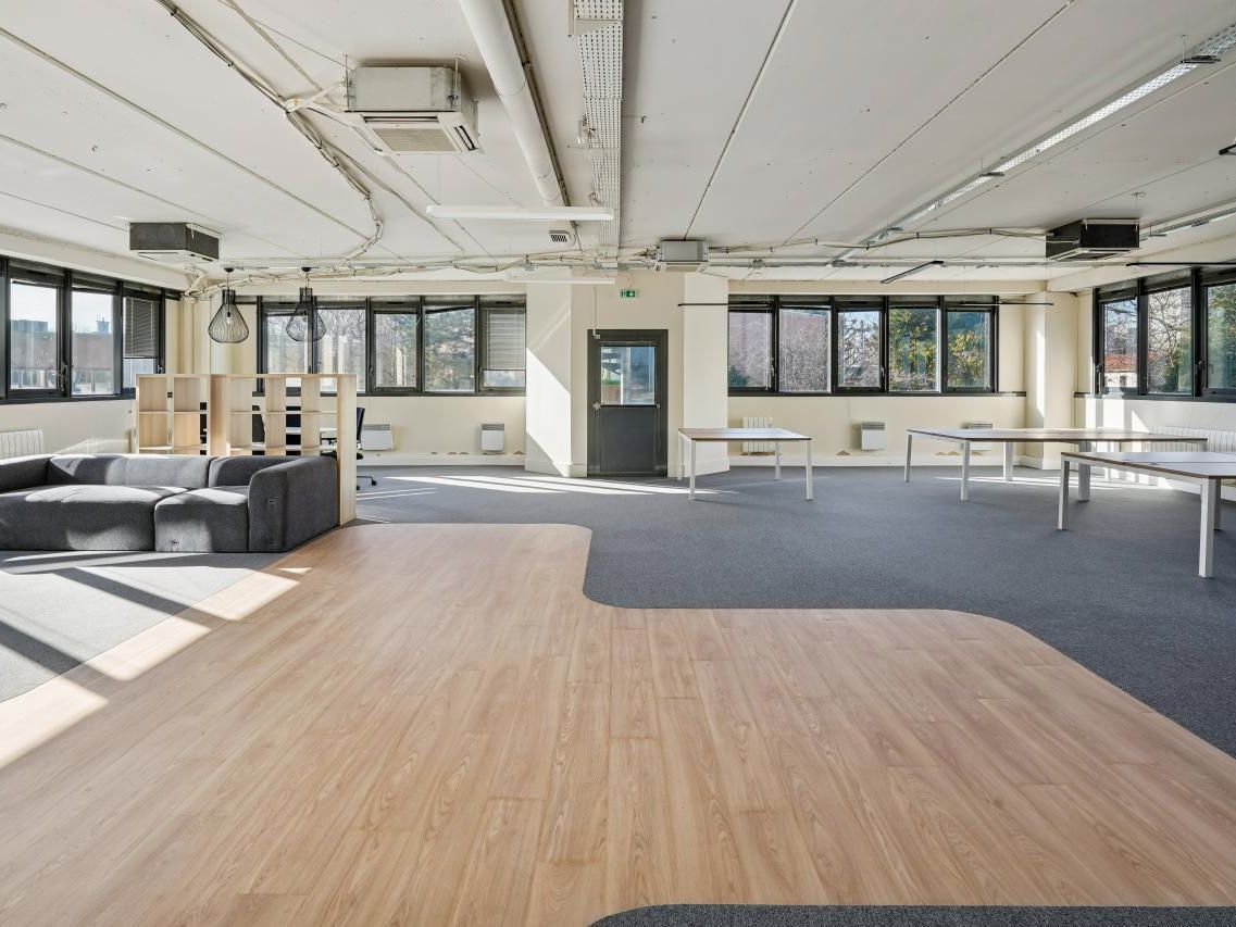 1450.3 m² pour ce bureaux en location à Saint-denis