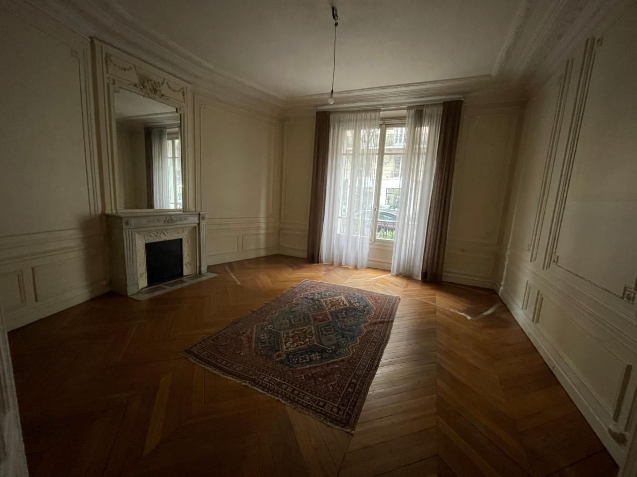 127 m² pour ce bureaux en location à Paris