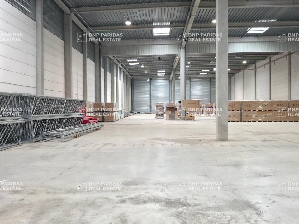 2925 m² pour cetentrepôts classe b en location à Collégien
