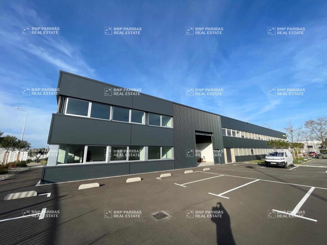 1820 m² pour ce activité en location à Blagnac