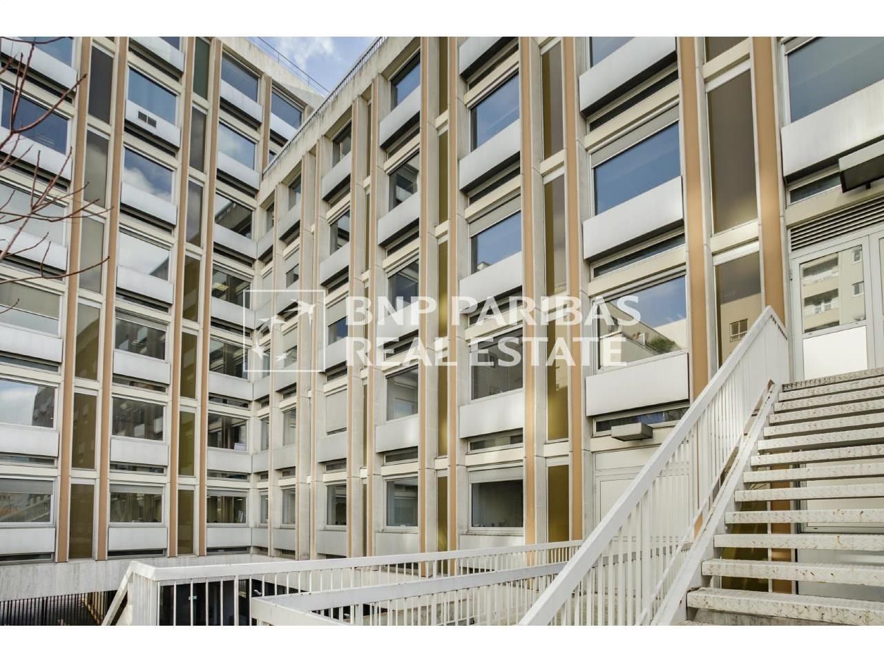 1535.4 m² pour ce bureaux en location à Paris