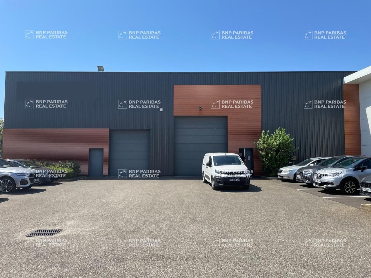 2100 m² pour ce activité en vente à Saint-priest