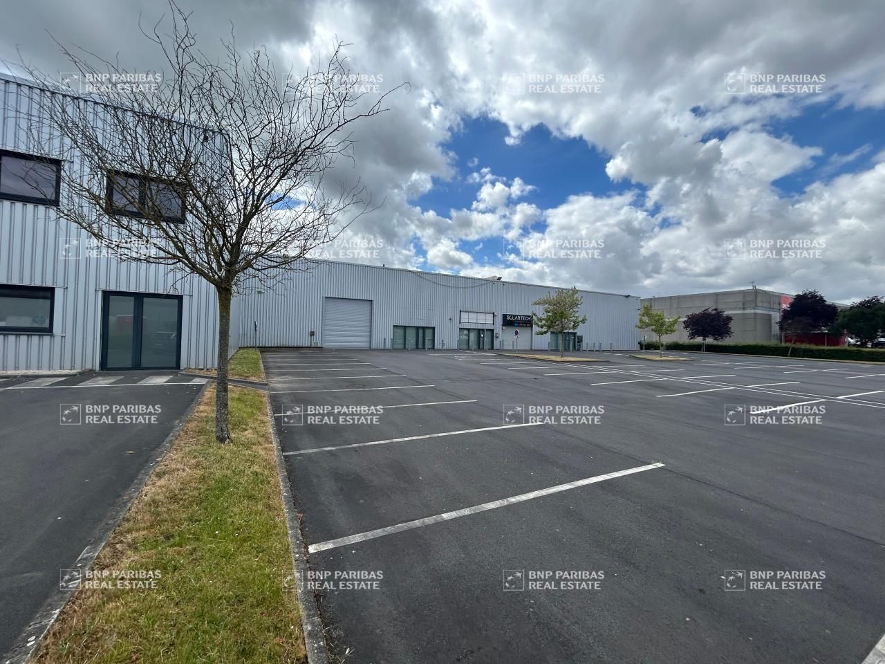 4680 m² pour ce activité en location à Roncq