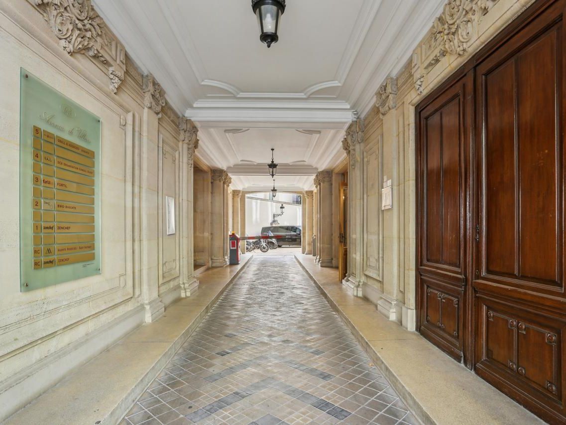 1089 m² pour ce bureaux en location à Paris