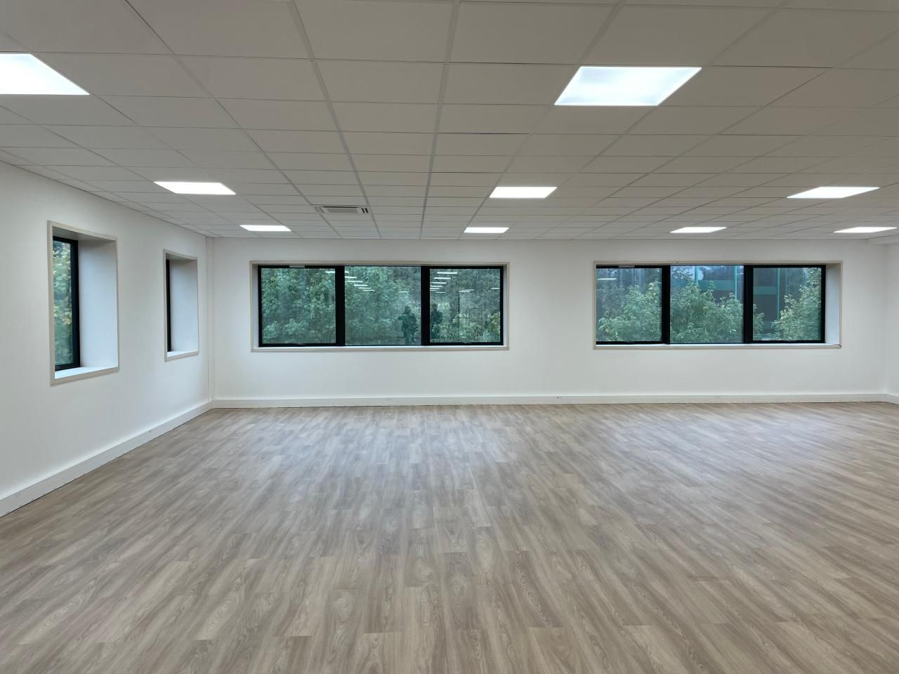 281 m² pour ce bureaux en location à Rosny-sous-bois