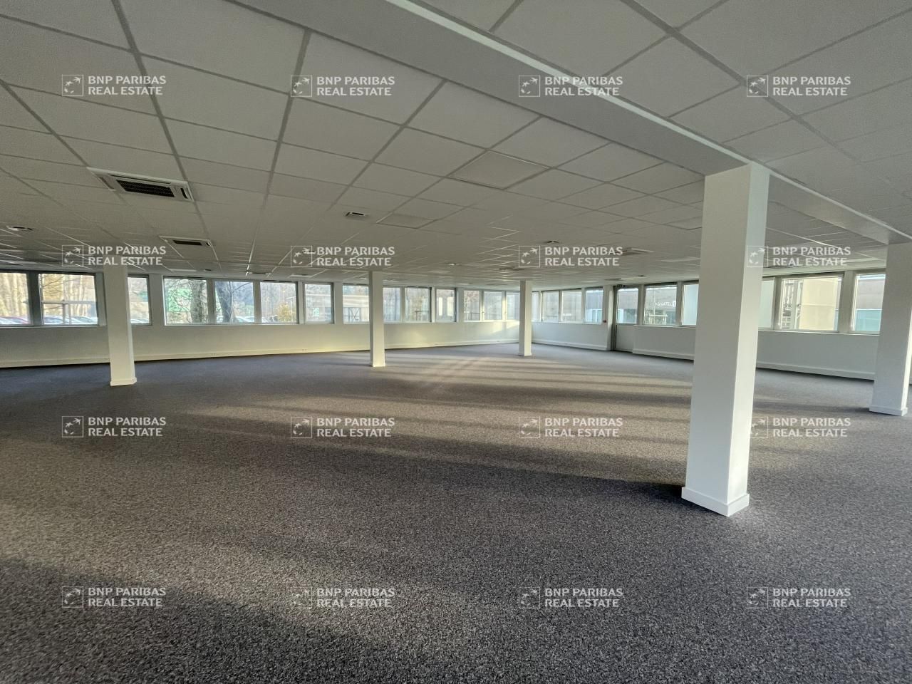 379.4 m² pour ce bureaux en location à La chapelle-sur-erdre