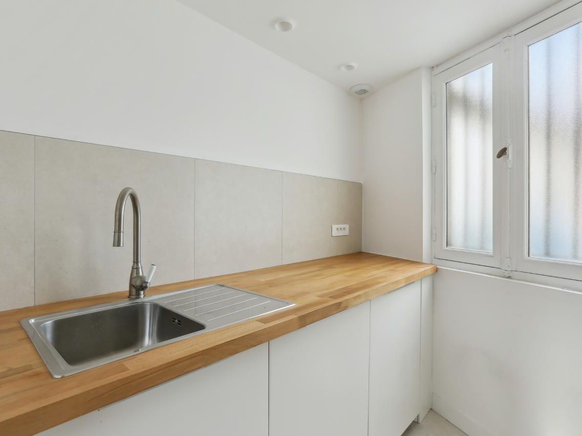 143 m² pour ce bureaux en location à Paris