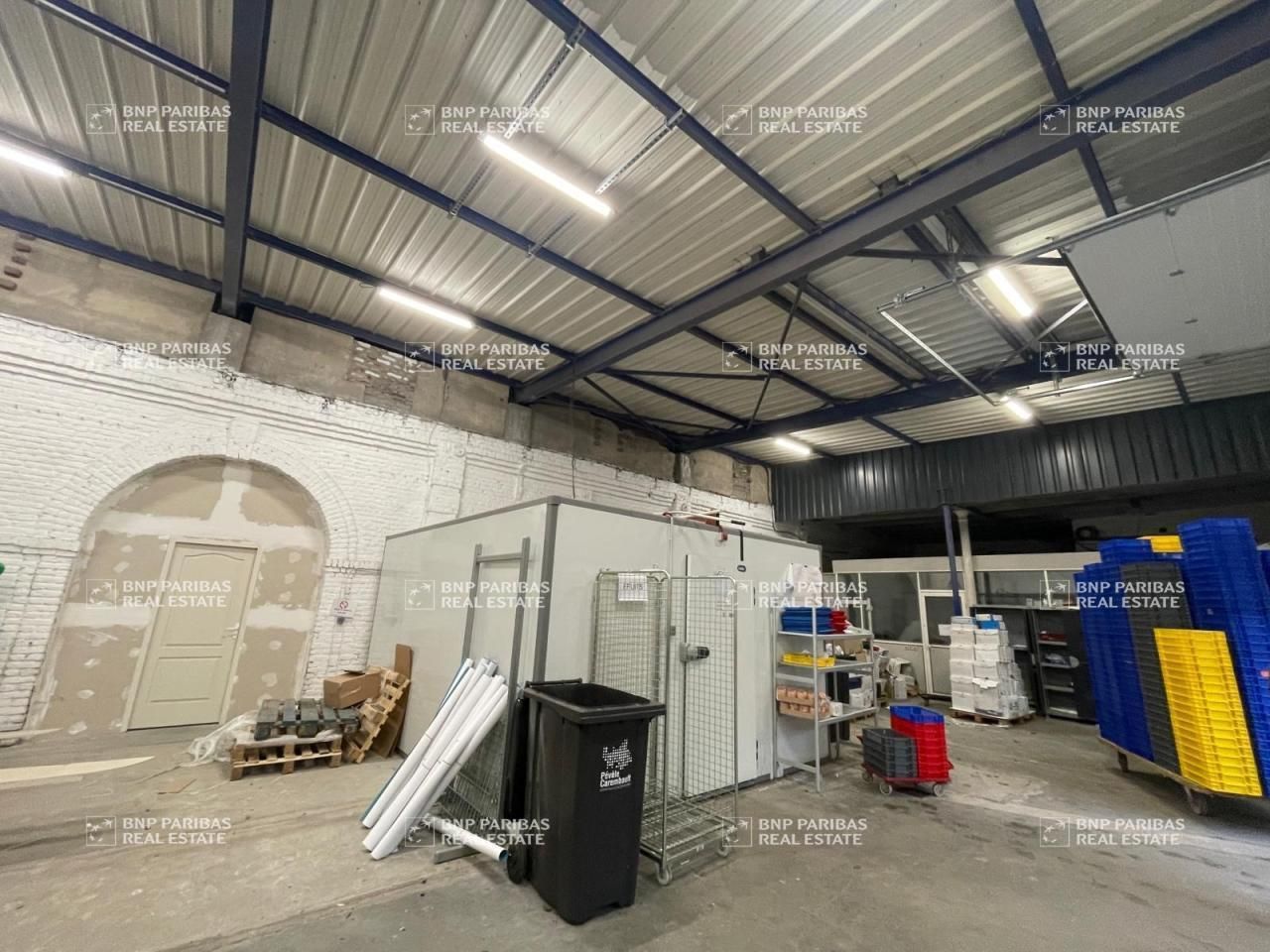 680 m² pour ce activité en location à Templeuve