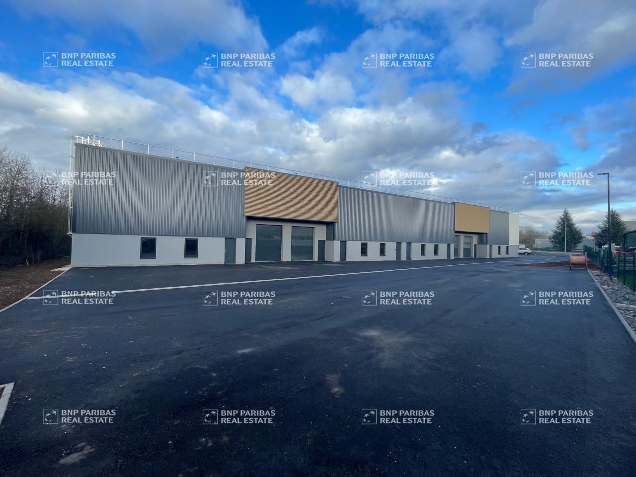 Location Activité 848 m² divisibles 54700 Atton