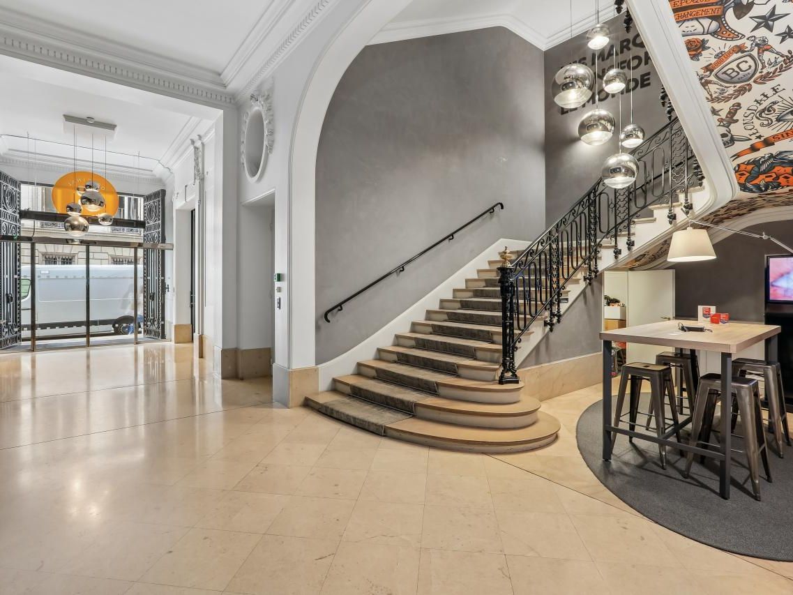 854 m² pour ce bureaux en location à Paris