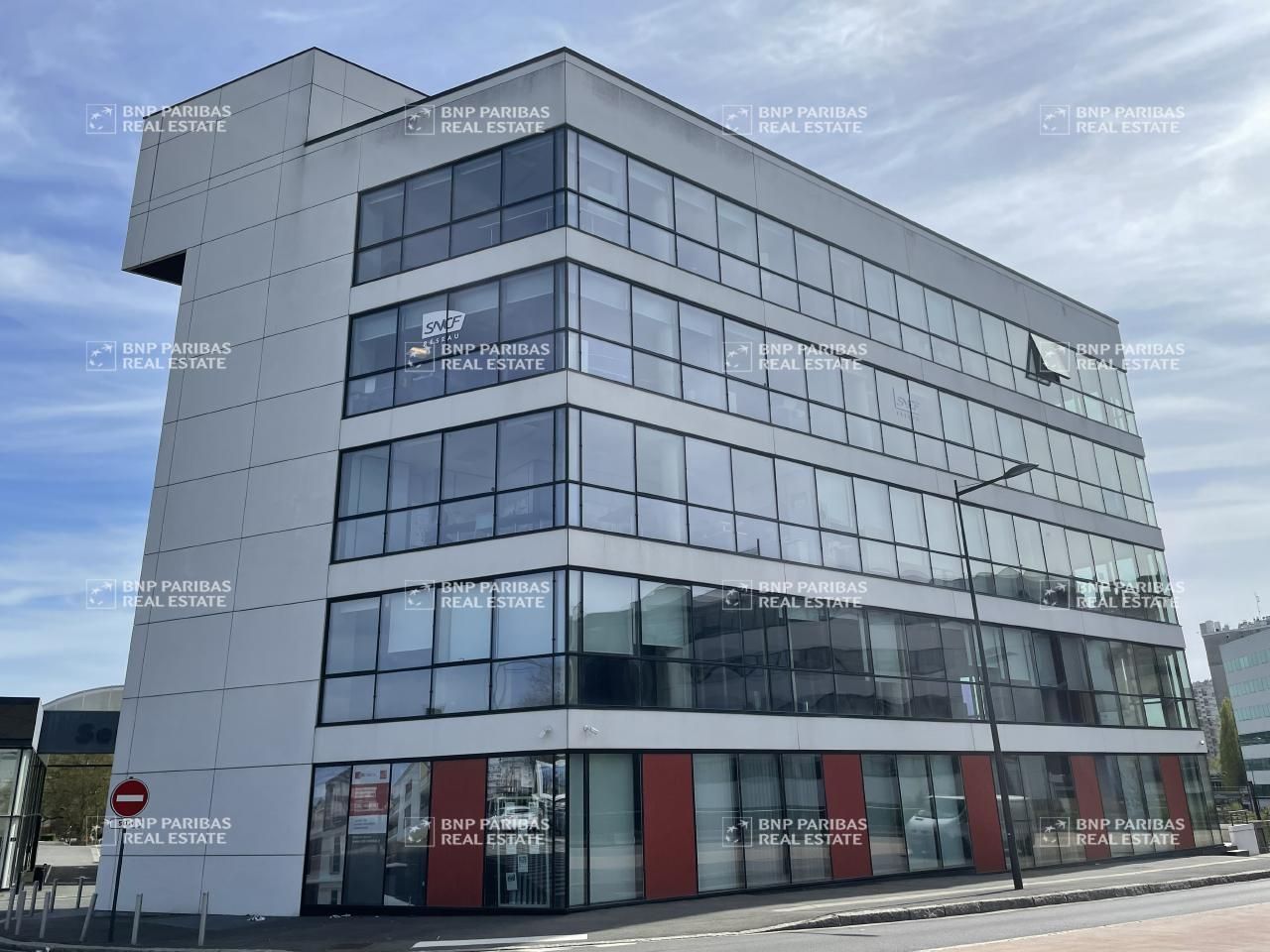 294.34 m² pour ce bureaux en location à Orléans