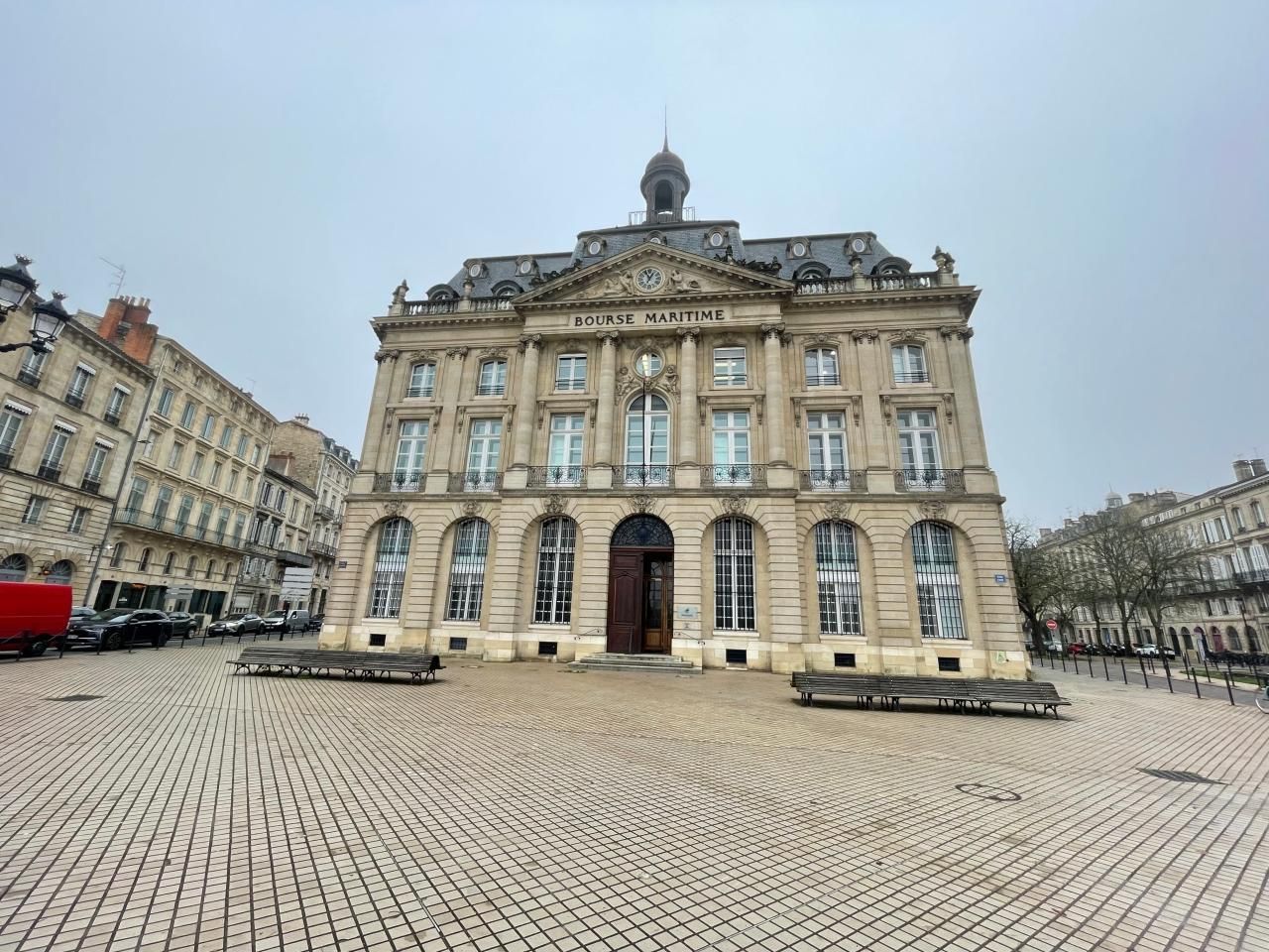 Location Bureaux 739 m² divisibles 33000 Bordeaux