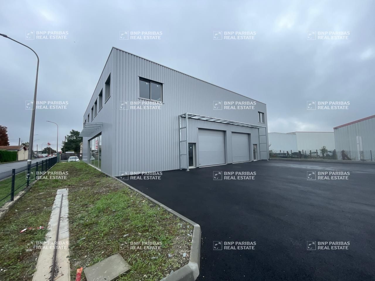 412 m² pour ce activité en location à Mérignac