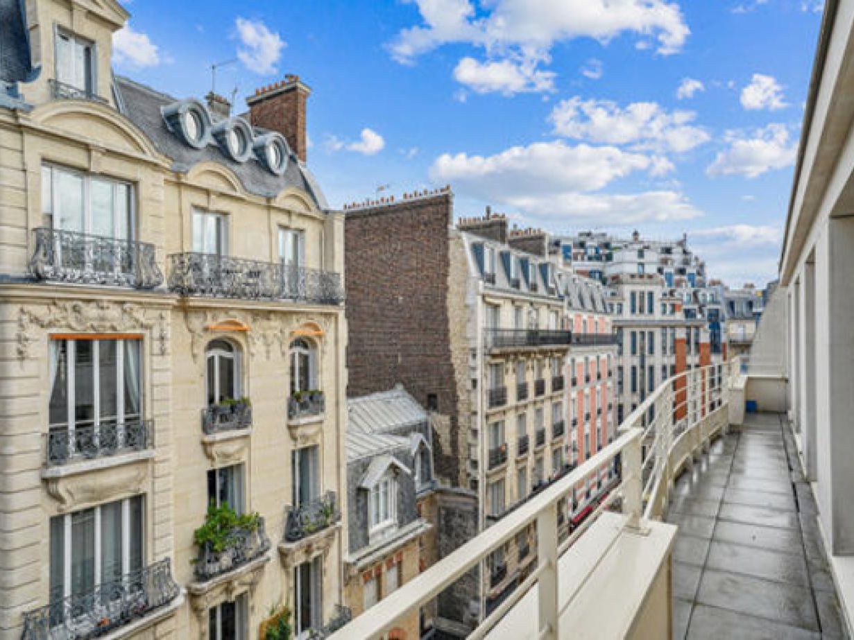 593 m² pour ce bureaux en location à Paris