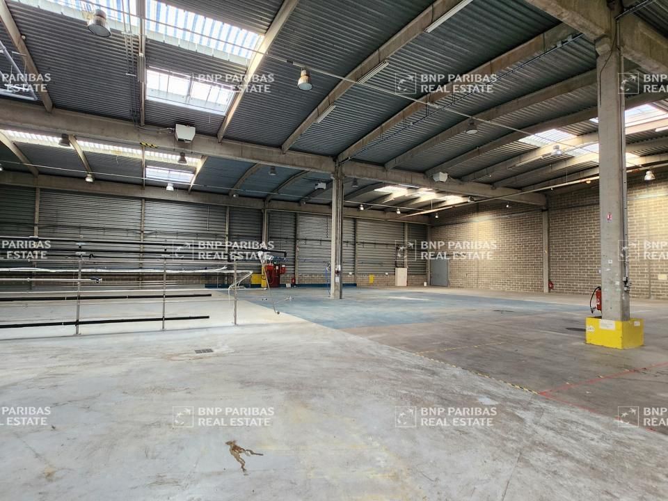 4990 m² pour cetentrepôts classe a en location à Sucy-en-brie