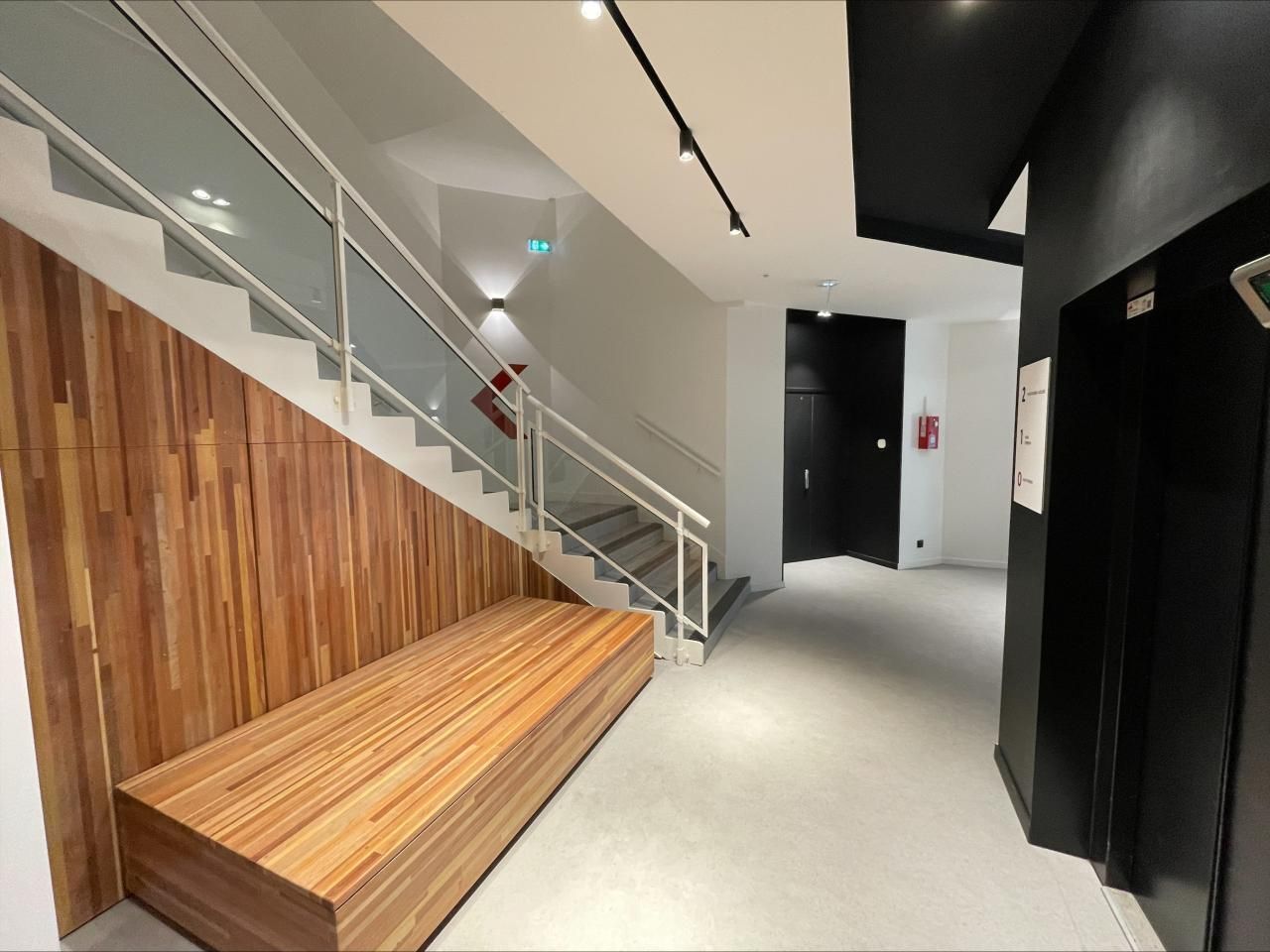 Location PME-PMI 934 m² non divisibles 92000 Nanterre