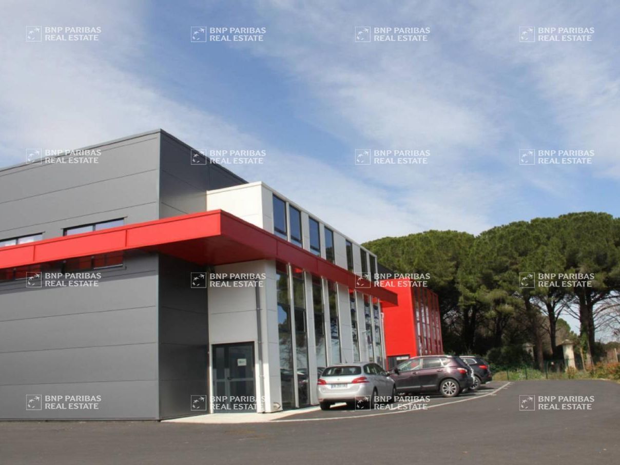 334.6 m² pour ce mixtes en location à Mudaison