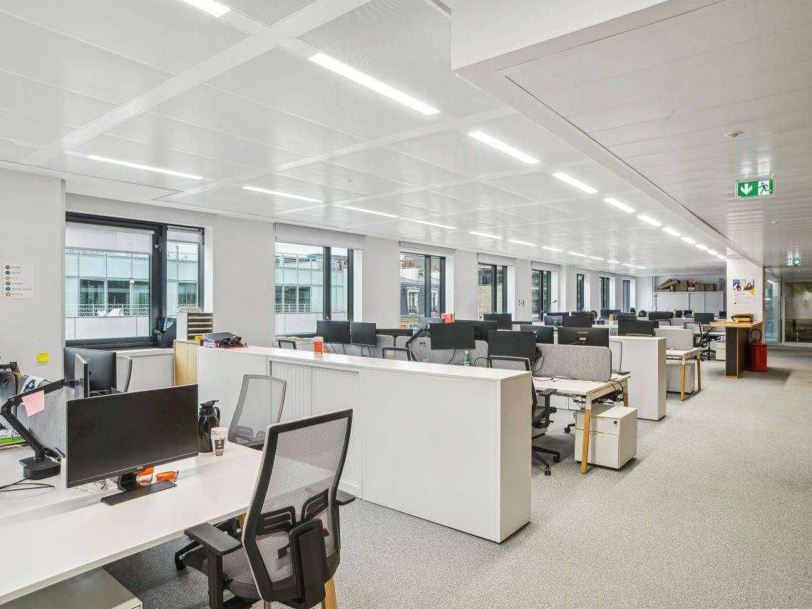 2510.85 m² pour ce bureaux en location à Levallois-perret
