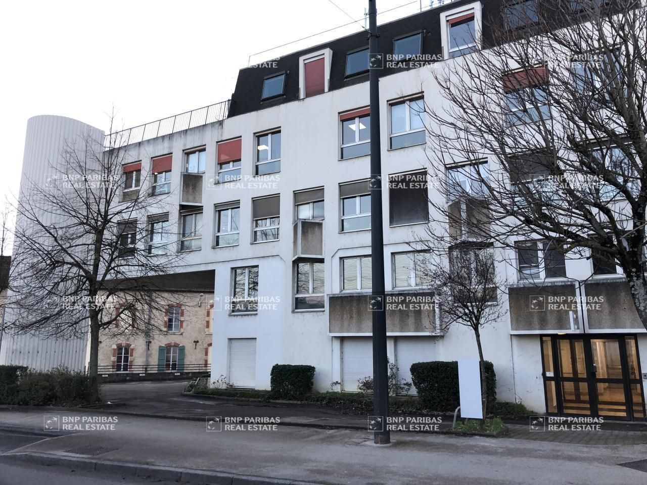 317 m² pour ce bureaux en location à Dijon