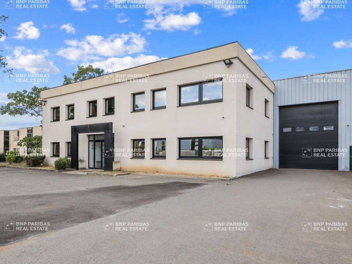 1220 m² pour ce activité en vente à Lisses