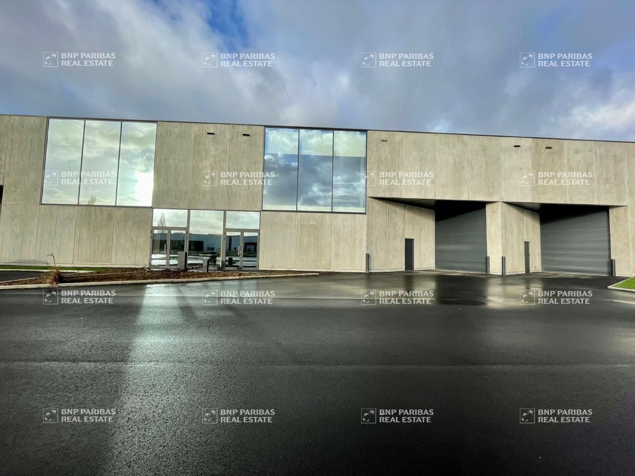 5025 m² pour ce activité en location à Seclin