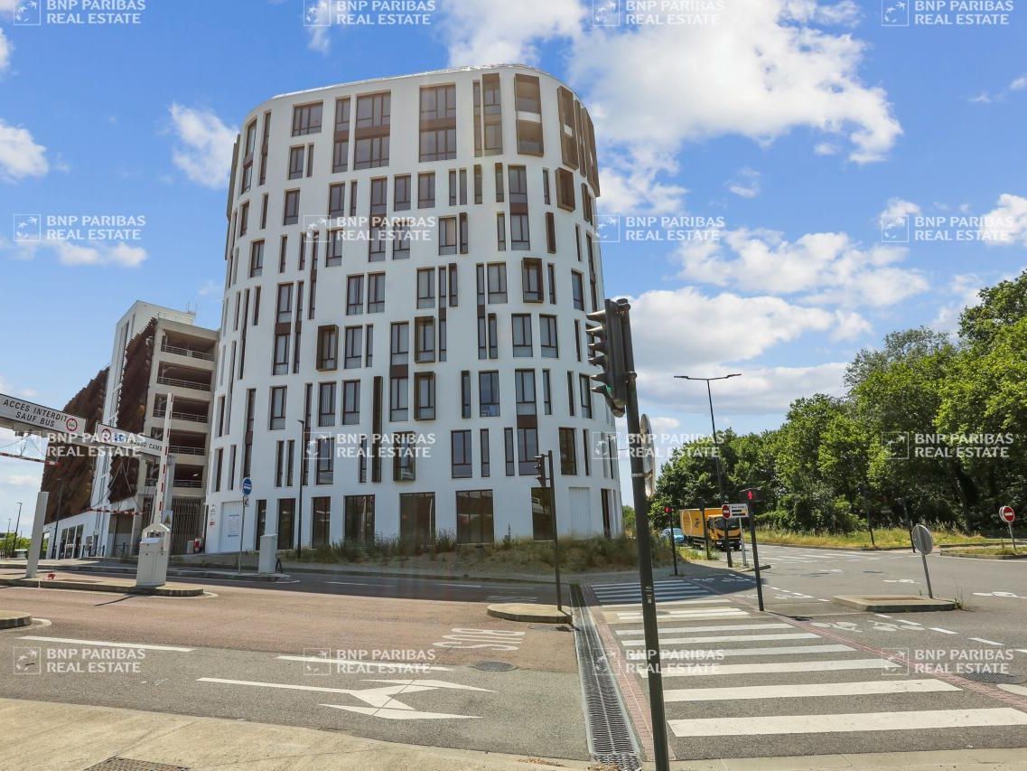 Location Bureaux 2551.14 m² divisibles 31100 Toulouse
